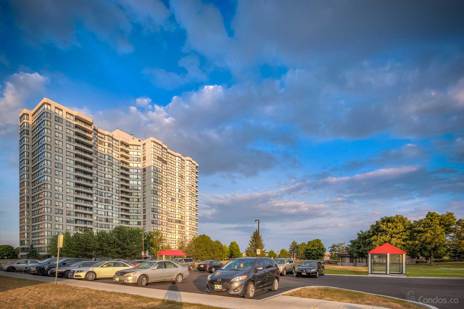 100 Wingarden Condominium