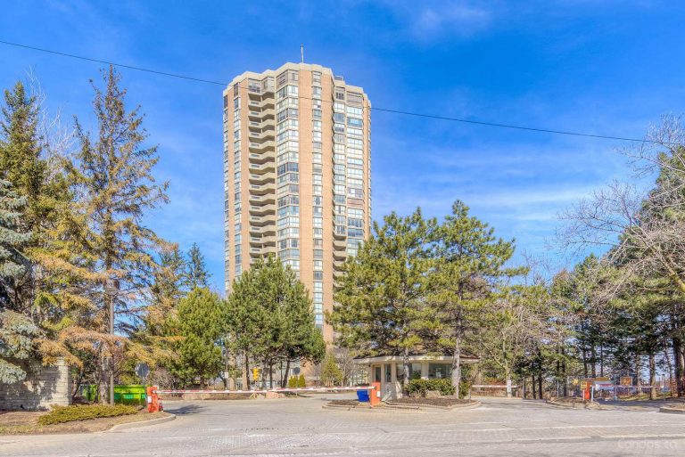 3000 Bathurst St