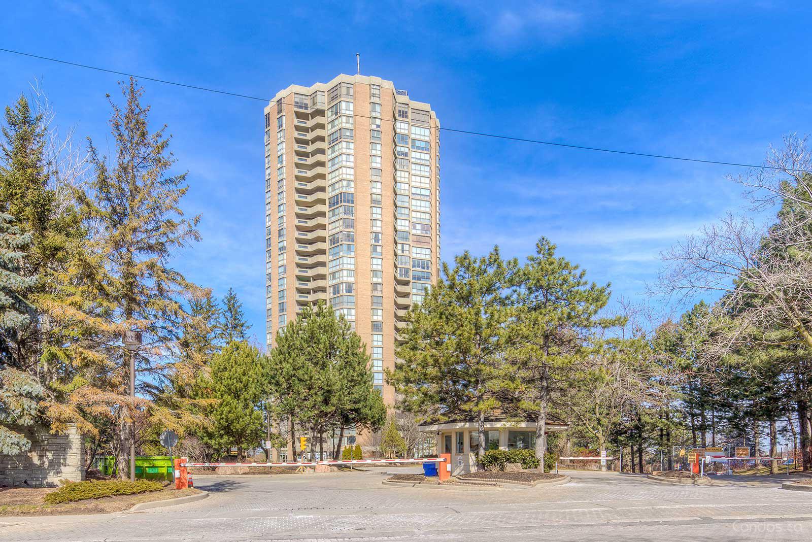 3000 Bathurst St