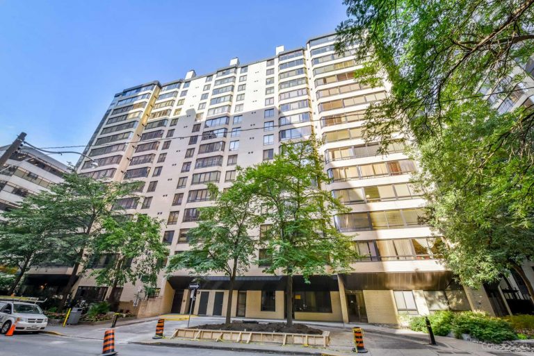 No 210 Residences On Simcoe