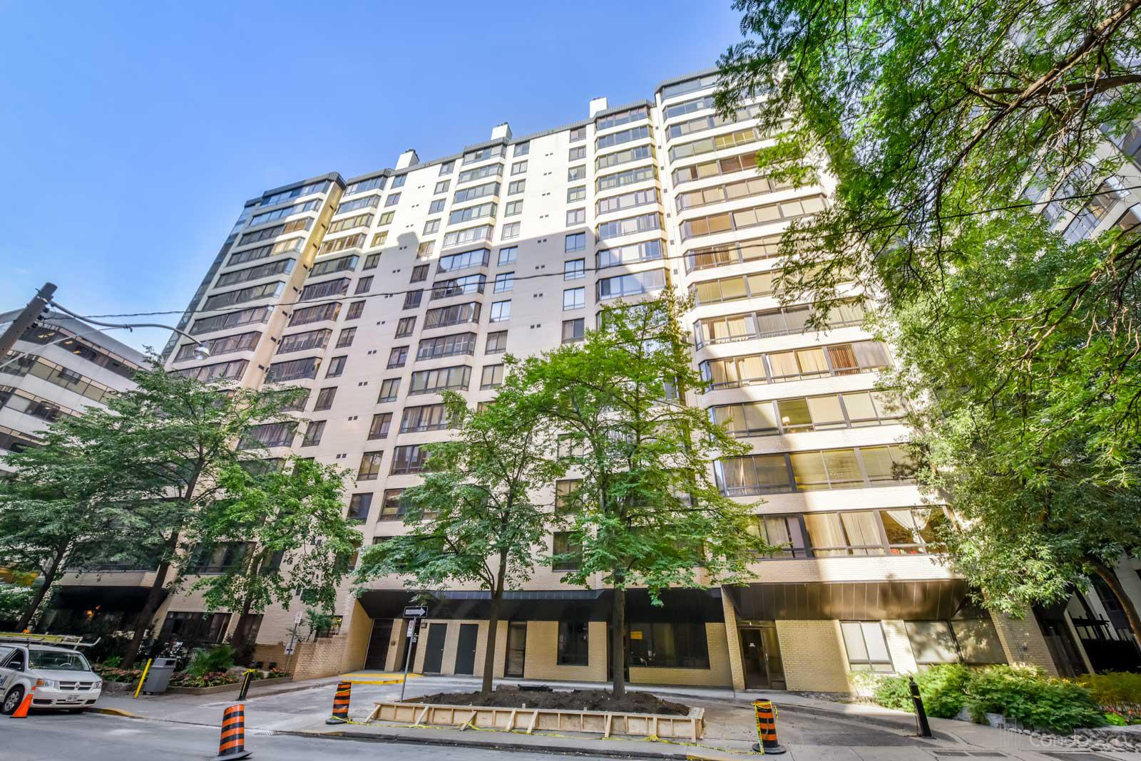 No 210 Residences On Simcoe