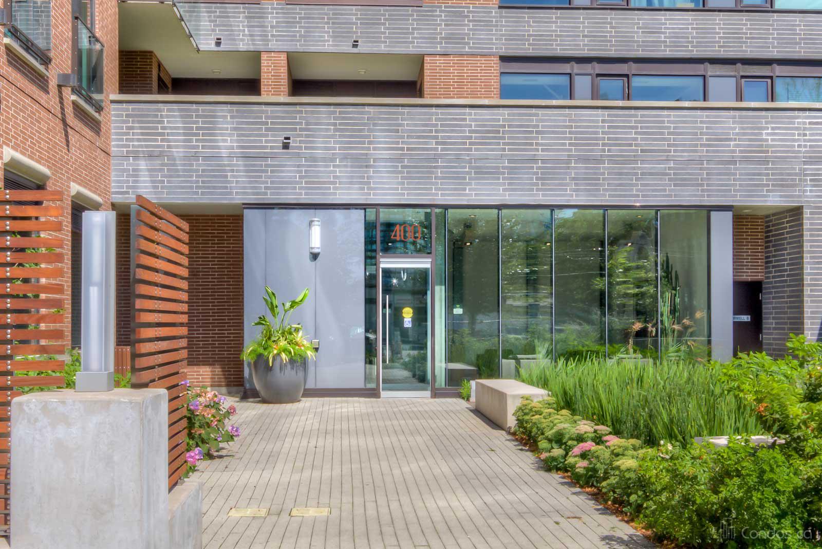 300 Front Street West