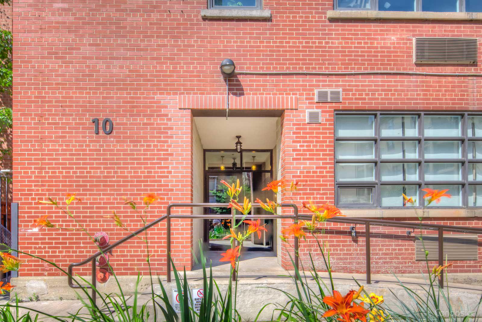 Earl Lofts