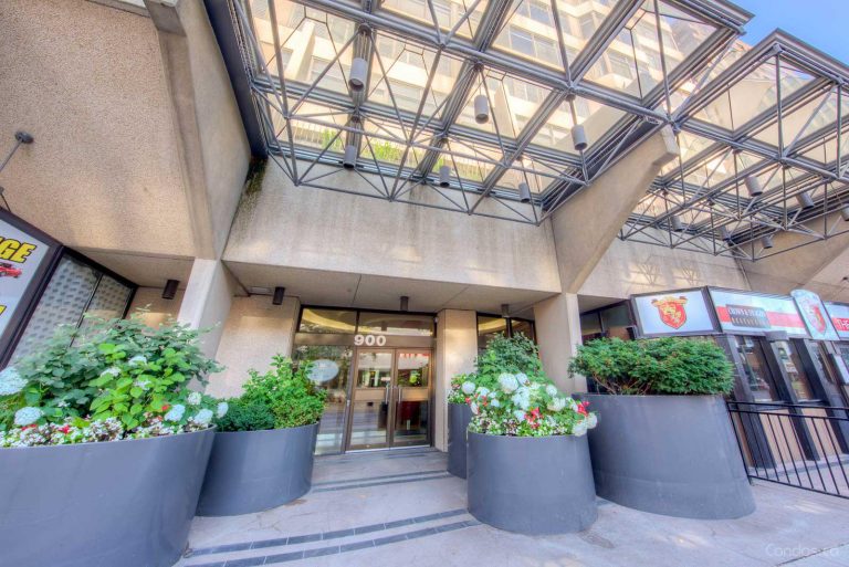 Residences At Hazelton Lanes