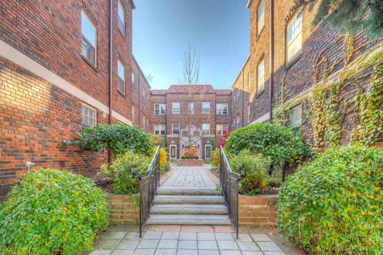 1 Eglinton Avenue East