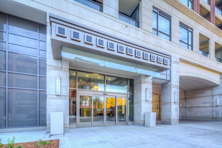 90 Eglinton Avenue West